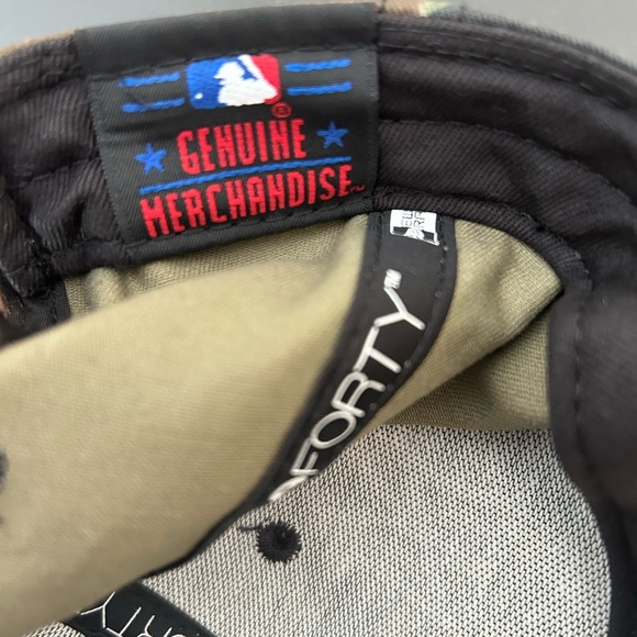 Boston Red Sox & New York Yankees Rivalry Continues Playoff Hat New Era Snapback - Picture 9 of 10